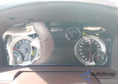 2018 Ram 1500 Laramie 4X4 5'7 Box z USA, uszkodzony, nr VIN 1C6RR7NM3JS252825